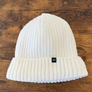 Cozy White Knit Women’s Beanie